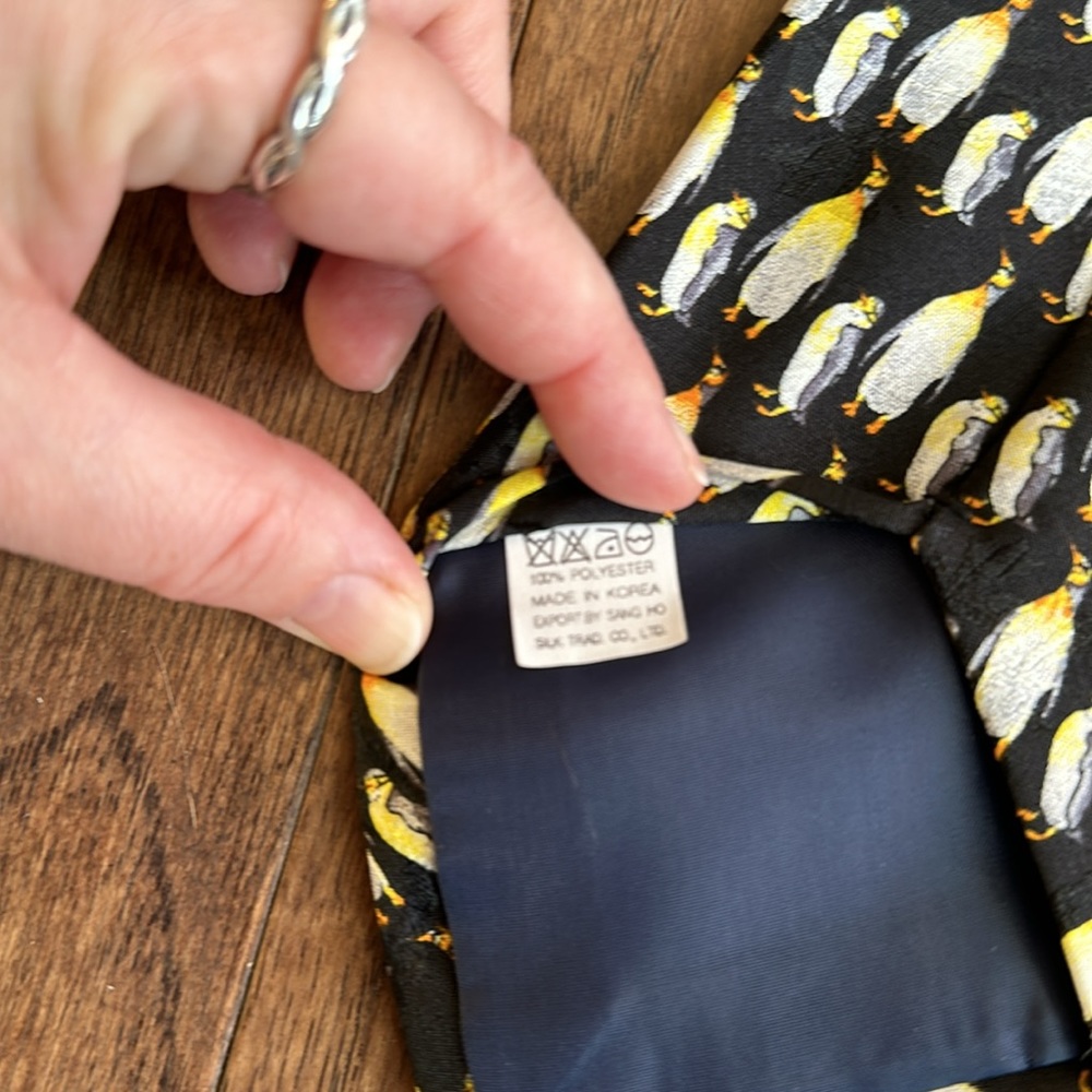 Dino Romaro Penguin Tie - Picture 4 of 4